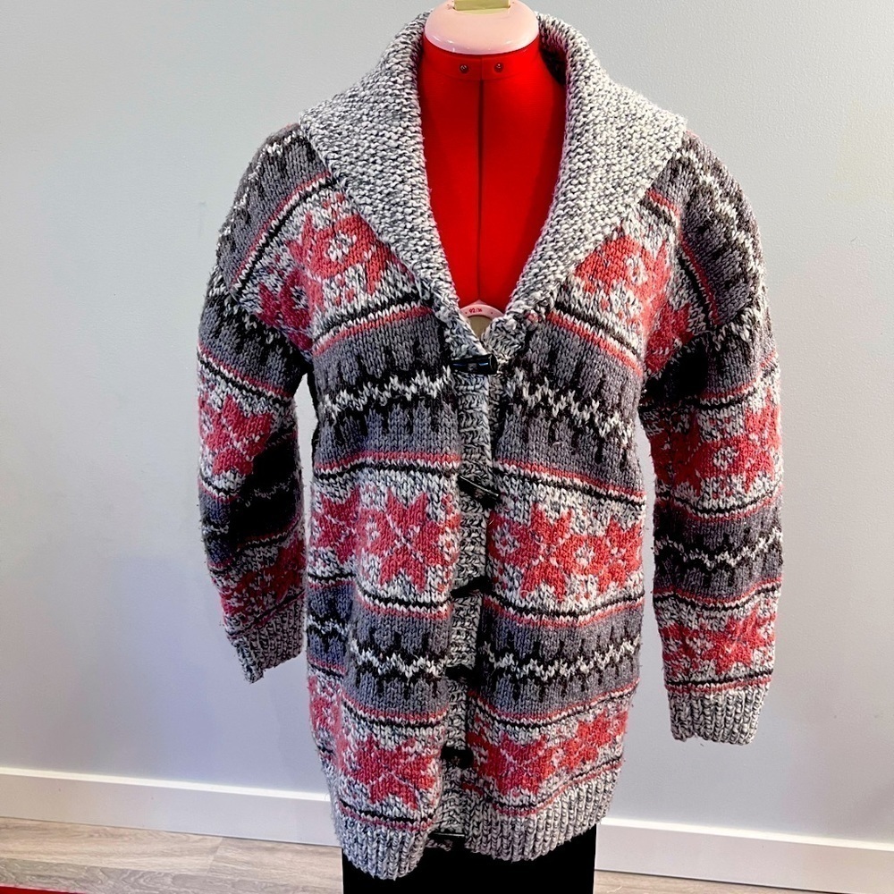 Vintage Handmade Ecuadorian Style Toggle Front Sowflake Cardigan in US Small